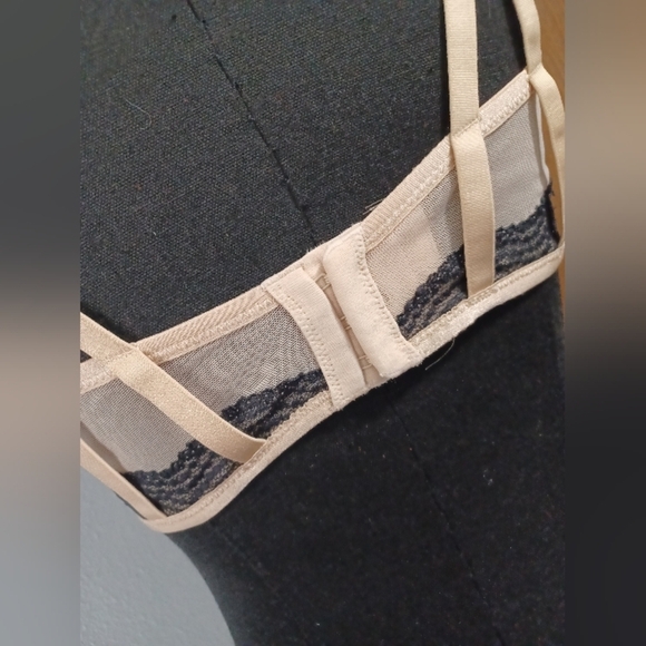 2 Maidenform Love The Lift Bras - Picture 13 of 16